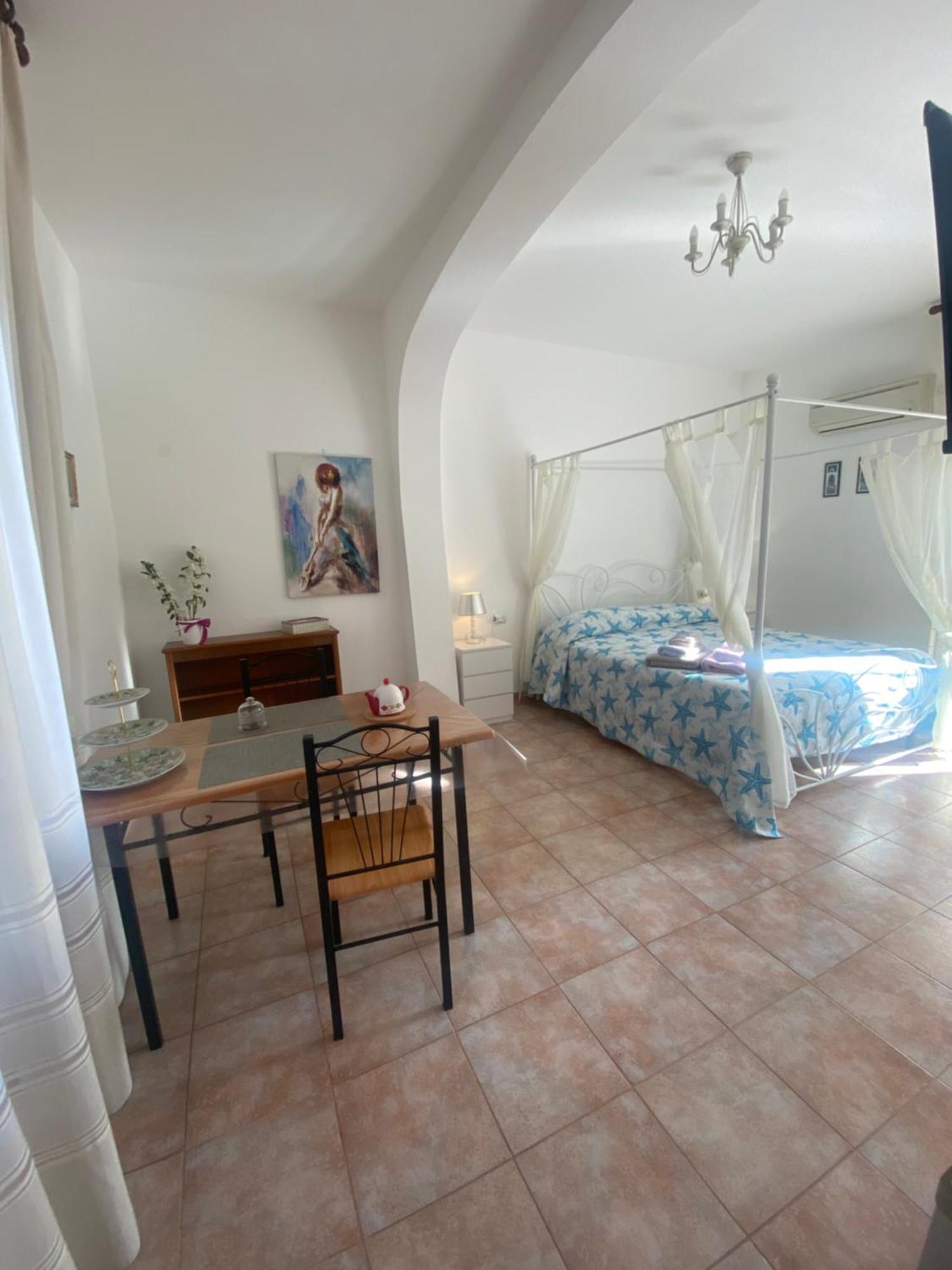 Bed And Breakfast Le Petunie バリ・サルド エクステリア 写真