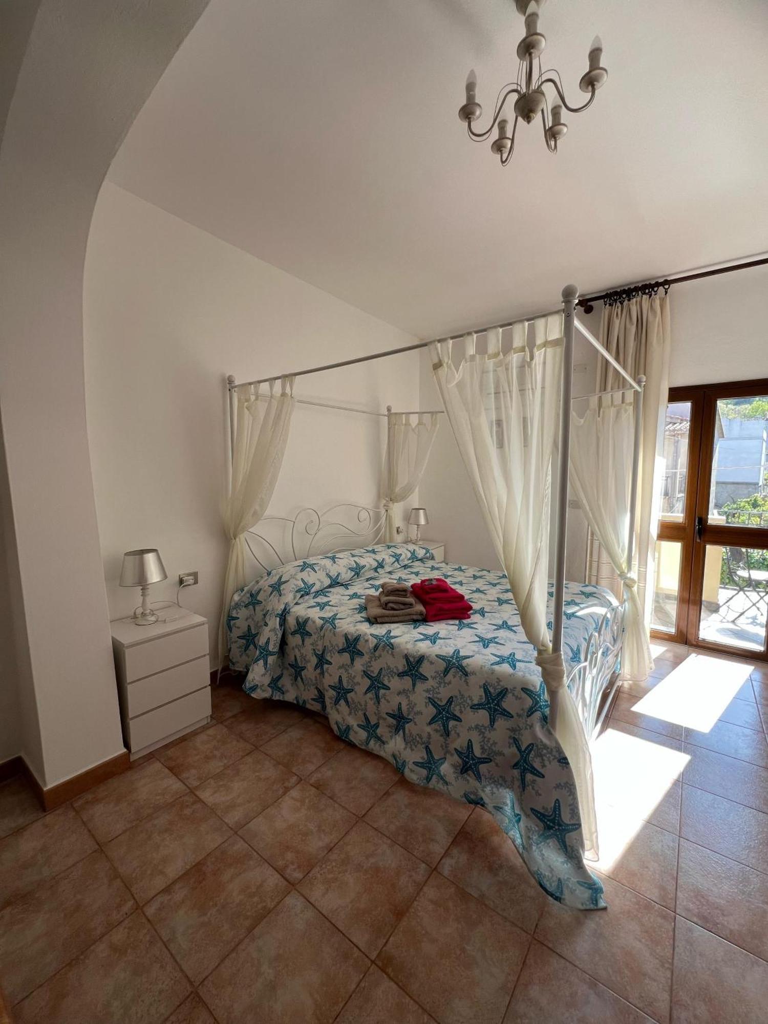 Bed And Breakfast Le Petunie バリ・サルド エクステリア 写真